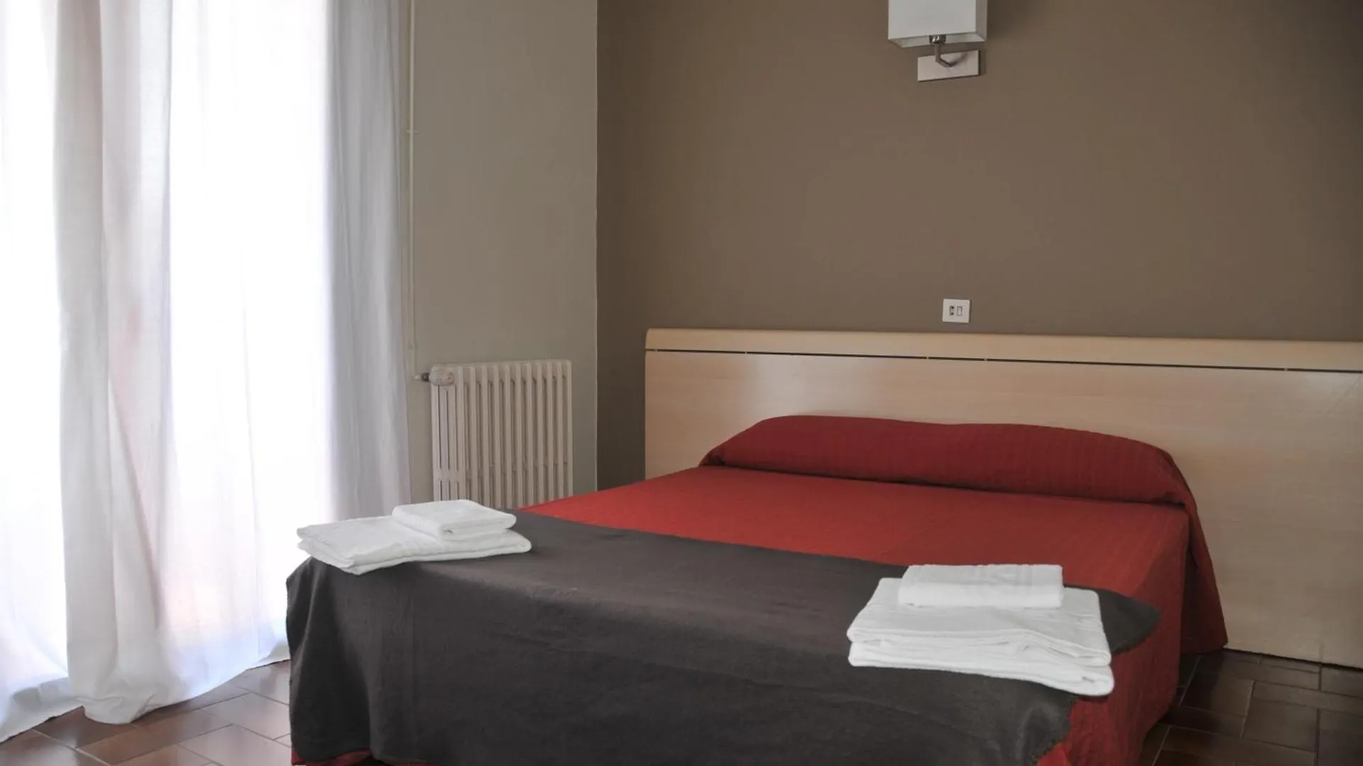 Verges Hostal Alberana בית הארחה